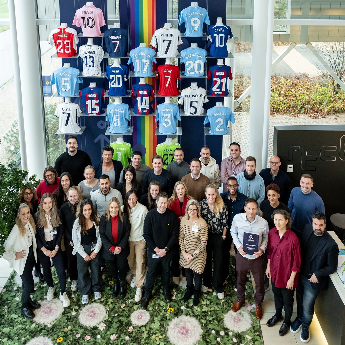 🆕 Introducing a toolkit to help unions and players improve conditions and professional pathways in their domestic women's leagues. 🎥 #ROGE25 Conference highlights Erasmus+ | EUSport