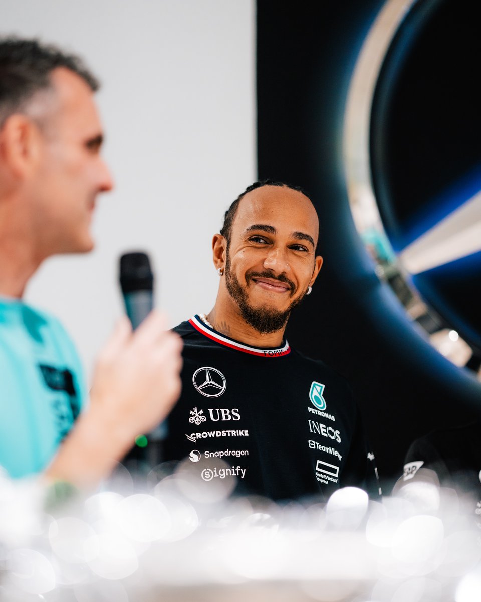 Lewis’ final debrief with the Mercedes-AMG High Performance Powertrains team in Brixworth 🩶 105 F1 wins, every single one powered by Mercedes-Benz engines built right here 💪