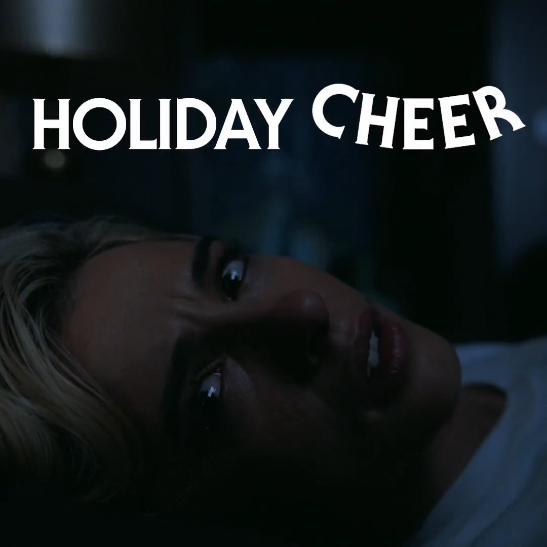 Don't you just love a feel-good holiday movie? 😊 #Smile2
