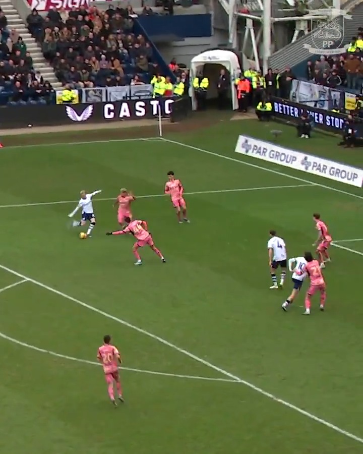 🎁 Wrapping up a late Boxing Day win last time Leeds United came to Deepdale. 😍 #pnefc
