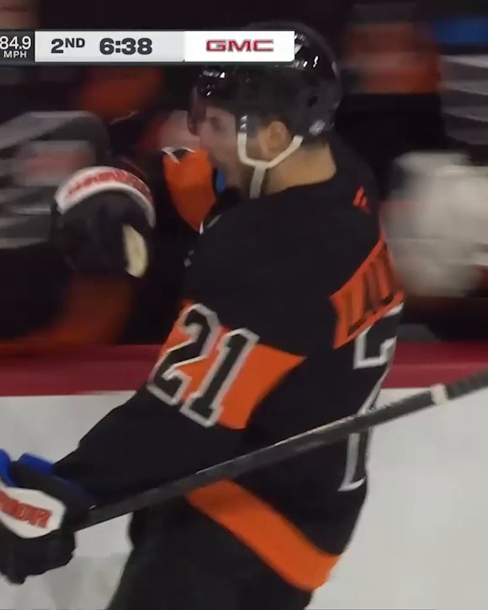 Scott Laughton's breakaway slapshot from last night has us reminiscing. 💪 What's your go-to breakaway move?