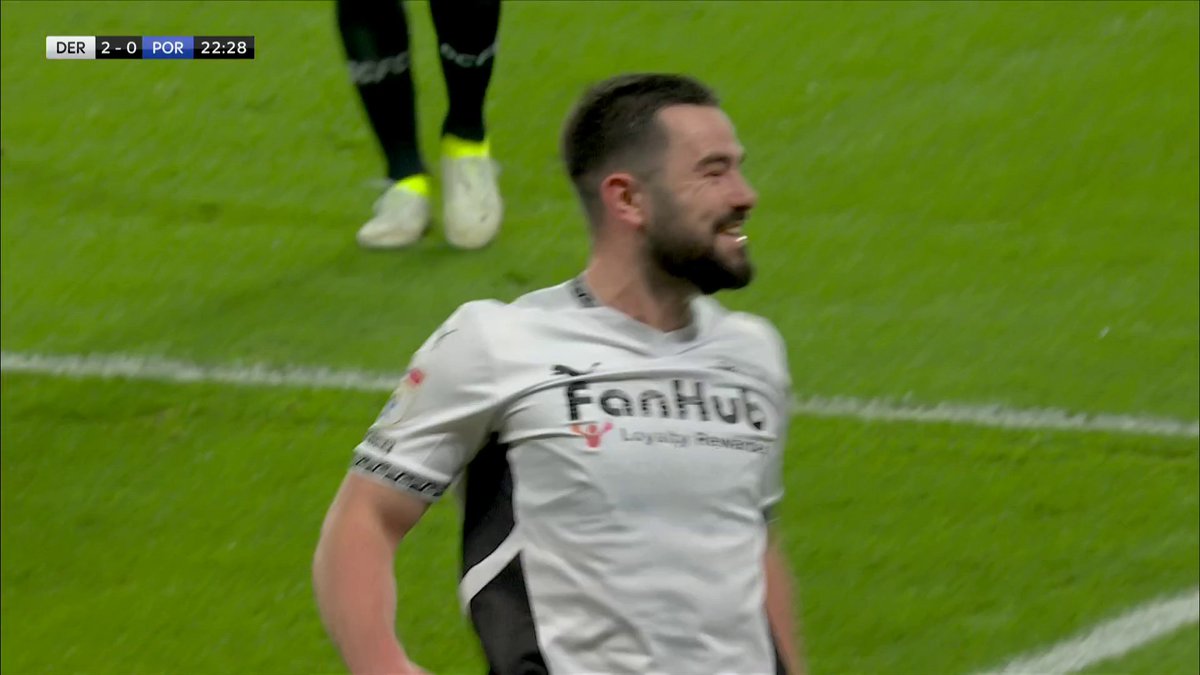 Derby's advantage is doubled courtesy of a BULLET header from Eiran Cashin! 🎯 Another set-piece goal for the Rams ⚪