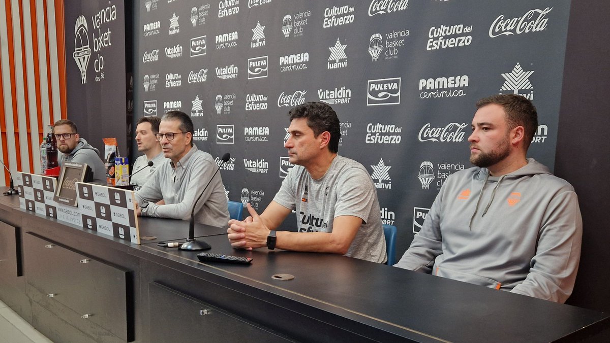 🗣️ "Hoy quiero que esté todo el staff técnico en la rueda de prensa, el mérito es de todos, no quiero que se capitalice como 'El Valencia de Pedro Martínez', y quiero compartirlo con los entrenadores ayudantes" Bona nit 🧡