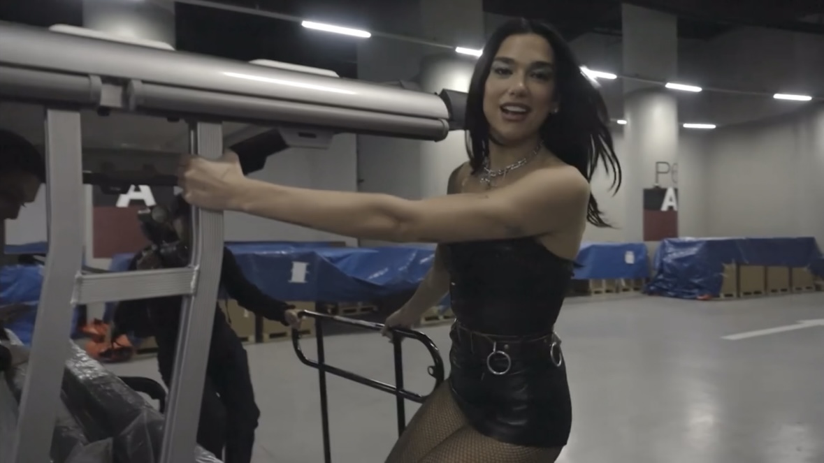 📹 | DUA LIPA shares a recap of the “Radical Optimism” tour Asia leg via Weverse (13/12)