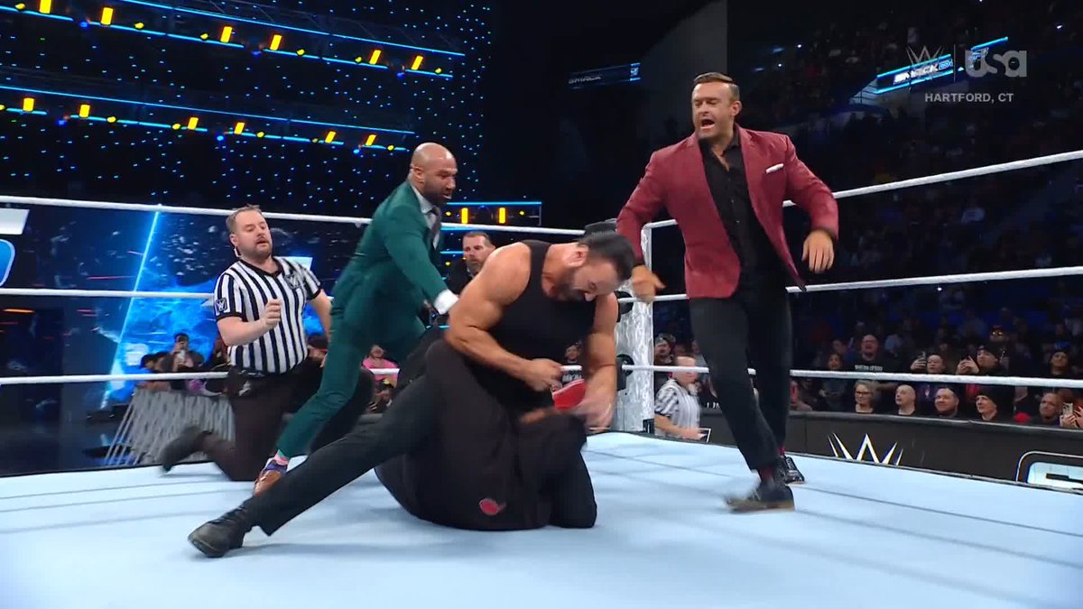 Where’d he come from?! Drew just took out Jimmy Uso with a Claymore 😱 #SmackDown