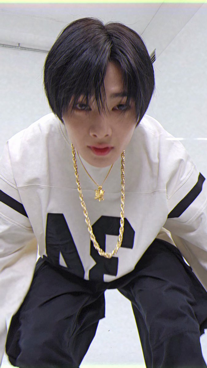 🦊 on water 📼 📼 📼 Listen to "合 (HOP)" now💦 #StrayKids #스트레이키즈 #아이엔 #I_N #合 #HOP #SKZHOP_HIPTAPE #WalkinOnWater #StrayKidsComeback #YouMakeStrayKidsStay