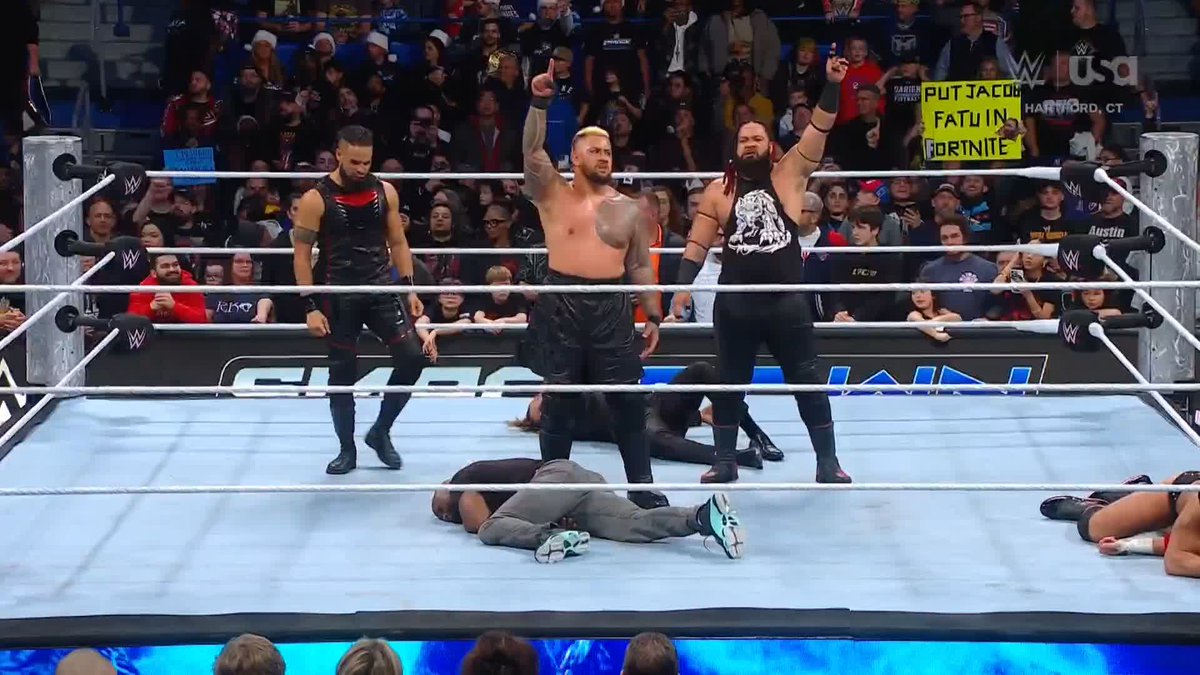 The Bloodline is OUT OF CONTROL! They just took out @RealLAKNight, Andrade “El Idolo” The Real Latino Man!, and @WWEApollo! 😱 #SmackDown
