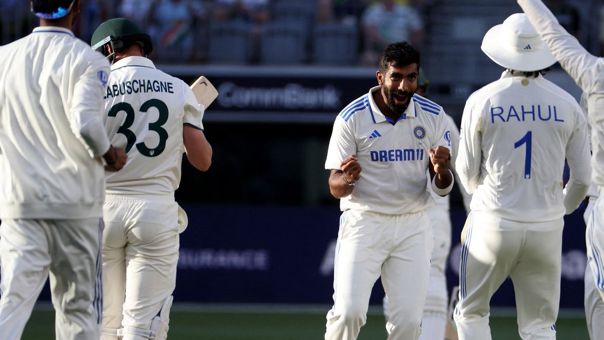 Shoaib Akhtar wants Jasprit Bumrah to quit Test cricket. "If Bumrah wants to continue playing Test,he has to increase the pace.With the injection of increasing pace,he has a high risk of getting injured.If I was him,I would have stuck to shorter formats"