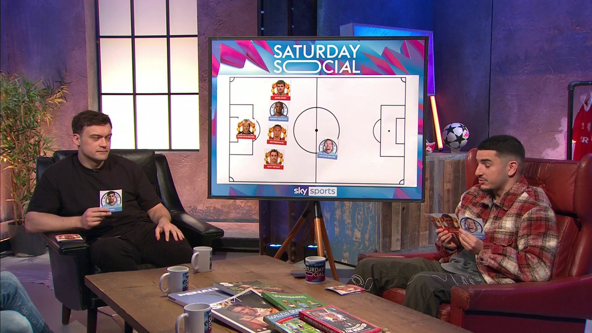 "Rodri's distribution and control of possession is a far higher standard than Roy Keane!" 🤔 "I disagree!" 😡 Who would make an all-time Man City x Man Utd combined xi, Roy Keane or Rodri? 👀 #SaturdaySocial