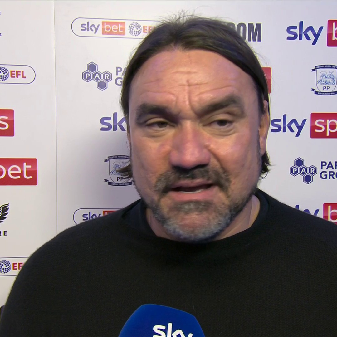 "Perhaps nowadays the rules are different and I should have apologised" 😳 Daniel Farke says he is struggling to understand why he received a yellow card 🟨