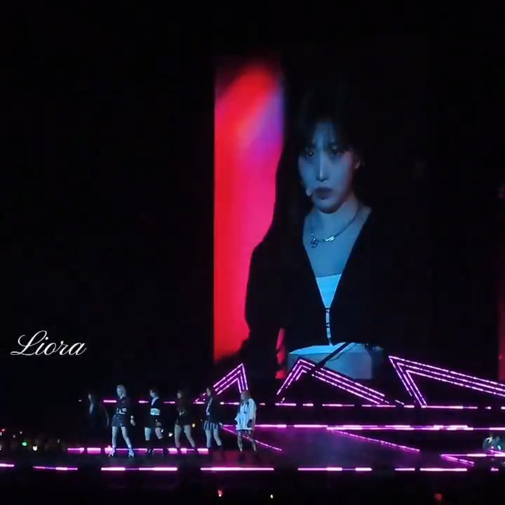 more clip of NMIXX 'Electric Shock' by f(x) cover! THEY ARE SO GOOD OMG 😭