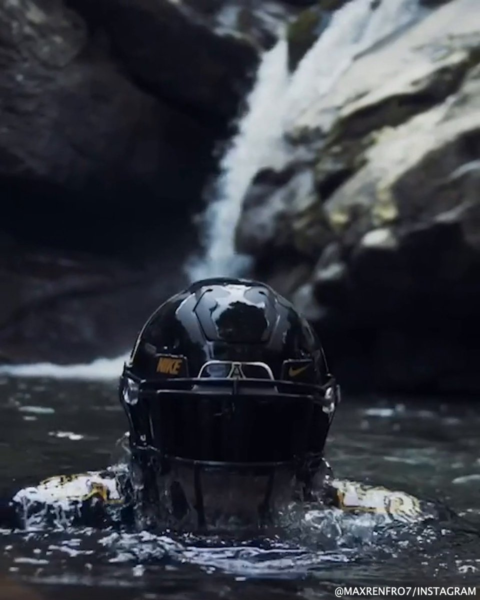 COLD: When App State had their players filmed coming out of the water as their intro. 🥶