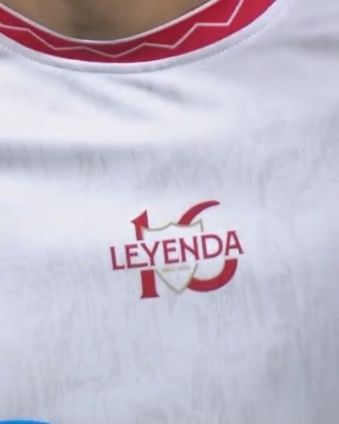 Eres una 𝗟𝗘𝗬𝗘𝗡𝗗𝗔. ❤️ 🌟 El Sánchez-Pizjuan se despide de Jesús Navas.