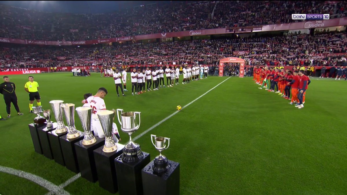 L’hommage plein d’émotions du FC Séville pour le dernier match de Jesús Navas au club. 🥹❤️🤍 🎥 beIN SPORTS