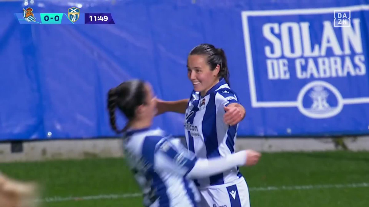 ¿Qué forma tiene el arte? Algo así 😍🤌 QUÉ GOLAZO DE AMAIUR 🙌 Real Sociedad Femenino #LigaFenDAZN ⚽