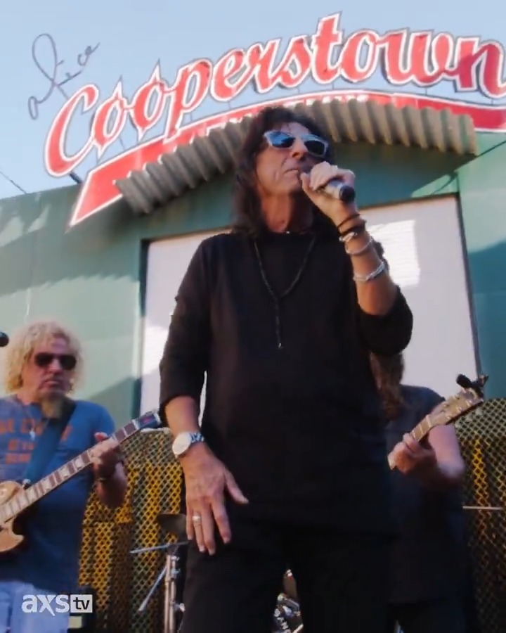 .Alice Cooper takes the stage at Cooperstown for an epic performance of "School's Out" with Sammy Hagar 🤘