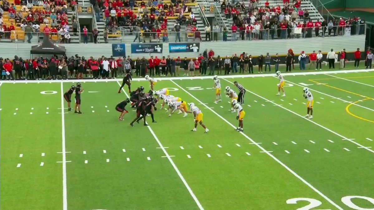 Have we mentioned the day Alfonoso Franklin is having? 🤔 #D2FB x 📽️ ESPN+ / @ValdostaStateFB