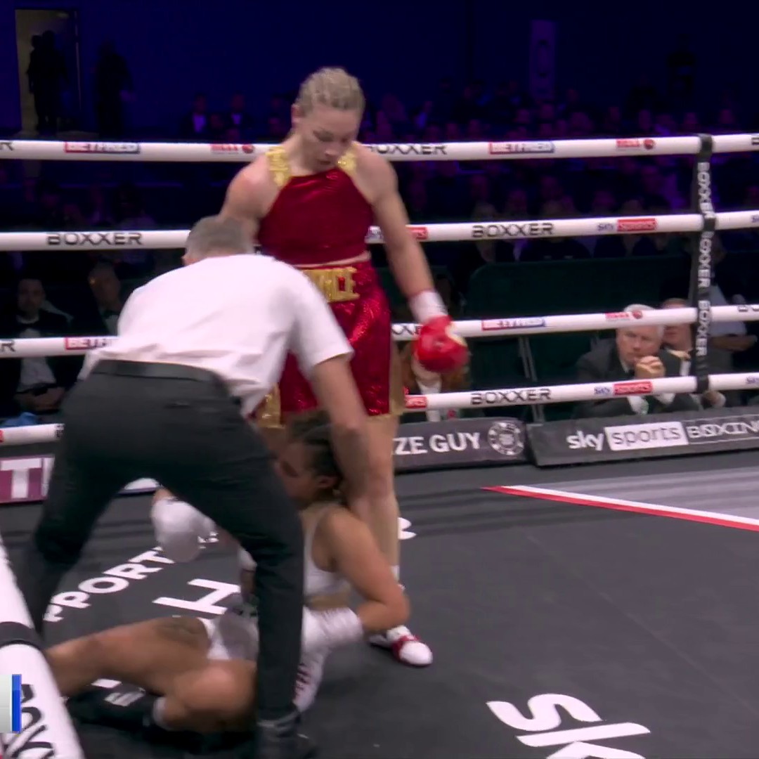 Lauren Price stops Bexcy Mateus in the third round to successfully defend her world WBA welterweight title 🥊 #JonasHabazin x #PriceMateus | Dec 14