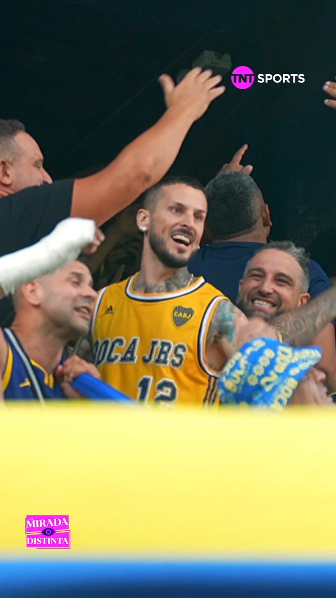 TU CARA ME SUENA 😅9️⃣ Darío Benedetto está presente en La Bombonera, junto a LA 12 🔵🟡