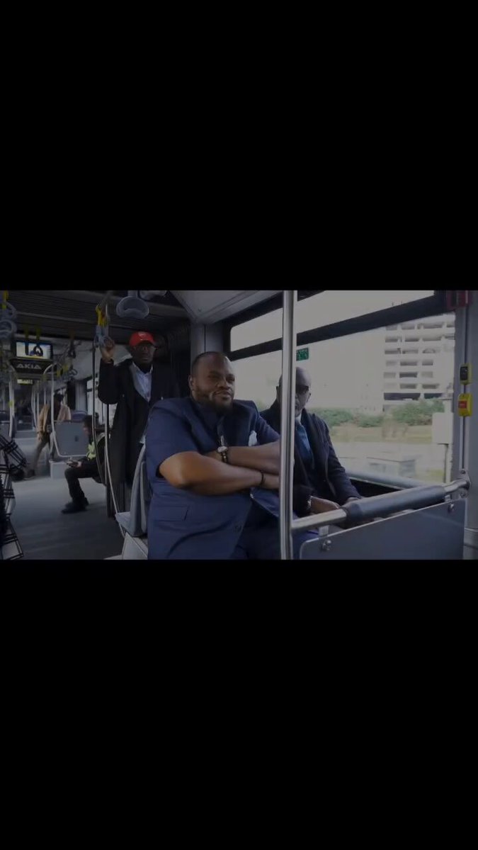 🚨 URGENT #RDC | Mobilité urbaine à Kinshasa : Bientôt la mise en place d’une ligne de métrobus avec plus de 24 mille passagers par heure Le Gouverneur de la Ville de Kinshasa, Daniel bumba lubaki a séjourné du 10 au 14 décembre 2024 à Istanbul en Turquie, dans le cadre d’une visite de travail avec AHMET Albayrak Grubu, président du groupe Albayrak, expert en construction, transports publics, gestion des déchets et immobilier. Cette visite s’inscrit dans le cadre de la vision du président de la RDCongo Félix Tshisekedi, celle de rayonner la ville de Kinshasa. Présidence RDC 🇨🇩 Fatshi Président