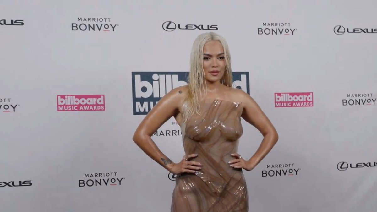 só eu acho que da nova geração de artistas latinas, a karol é a mais feia e fubanga?