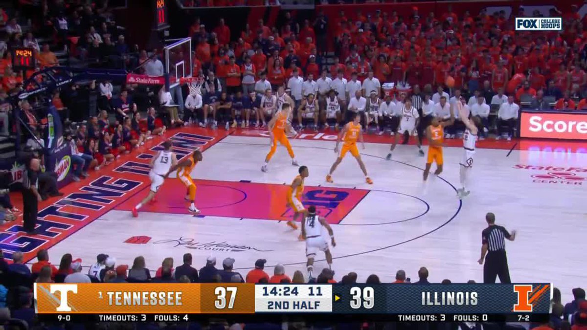 The 3 and the harm‼️ Illinois Men's Basketball's Kasparas Jakucionis completes the 4-point play. #B1GMBBall on FOX College Hoops 📺