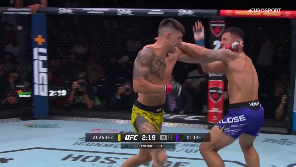 ¡𝐔𝐍 𝐅𝐄𝐍𝐎́𝐌𝐄𝐍𝐎 𝐏𝐀𝐑𝐀𝐍𝐎𝐑𝐌𝐀𝐋! 🦁🇪🇸 ¡Joel Álvarez noquea a Drakkar Klose en el primer asalto! El gijonés arrasa con todo y llama a la puerta del top-15 del peso ligero. 📺 Lo has visto en @StreamMaxEs. #UFCTampa #UFCMax