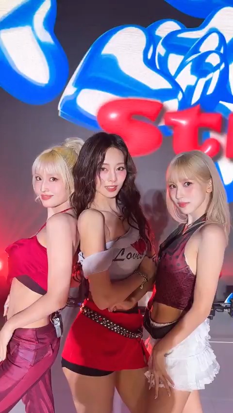 #STRATEGY with 🐻🐧🦌 🎧 STRATEGY #TWICE #트와이스 #STRATEGY #MOMO #모모 #MINA #미나 #TZUYU #쯔위