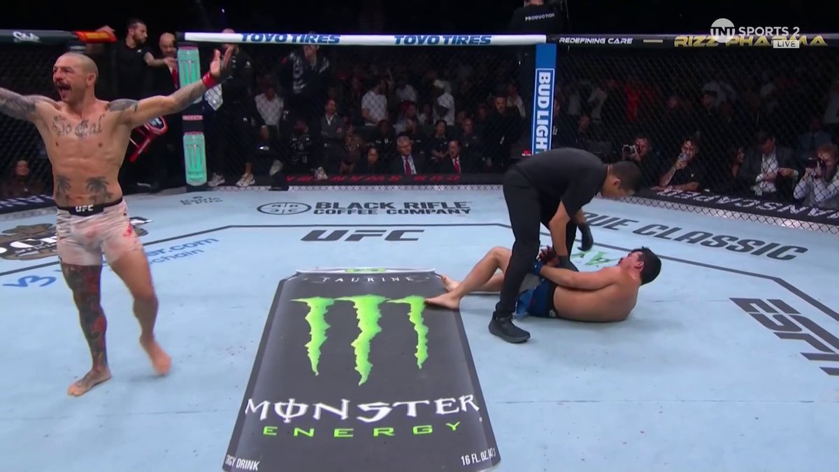 UN-BE-LIEVABLE 😱 Cub Swanson with HIGHLIGHT KO! 🎬 #UFCTampa | LIVE on TNT Sports &amp; discovery+