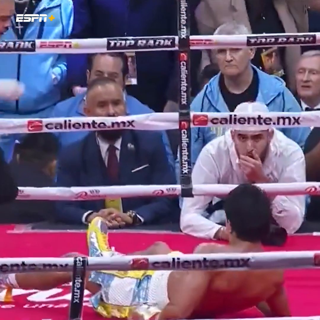 HUGE UPSET‼️ BRUNO SURACE KNOCKS OUT JAIME MUNGUIA IN ROUND SIX 😳 #MunguiaSurace
