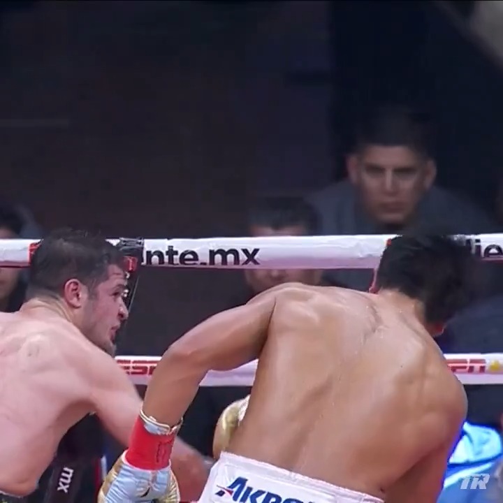 🔥🥊 Sublime. C'était son premier combat pro à l'étranger. Dans un stade de foot à Tijuana contre un Mexicain star jamais mis KO avant ça. Bruno Surace a choqué le monde de la boxe et c'est juste magnifique