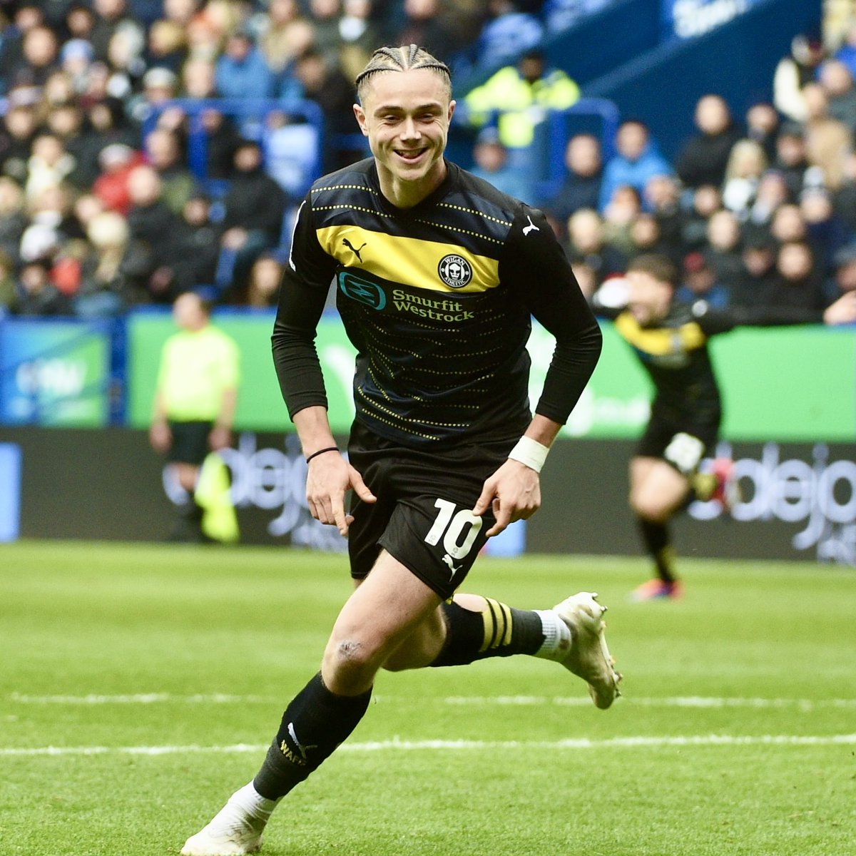 ๐๐๐๐๐ ๐๐๐๐ฝ๐. Thelo sealing the Derby Day W in front of the travelling Tics. ๐ช #wafc โซ๏ธ๐ก