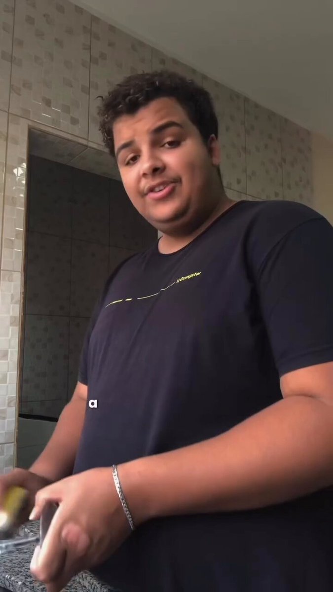 Jovem viraliza afirmando que a geração de jovens nascidos nos anos 2000/2005 foi a MELHOR de todas. Concordam?