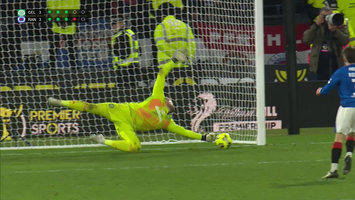Schmeichel with the save and Celtic have won trophy number 119!!!