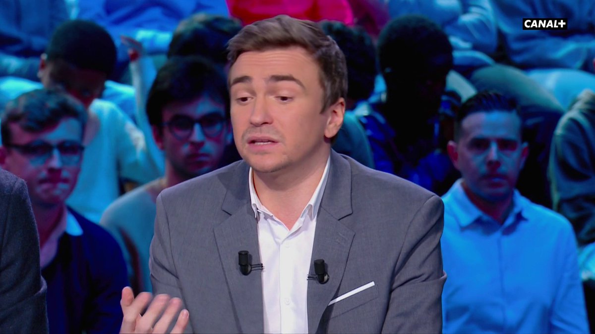 "C'est plus facile de renvoyer un entraîneur que 23 joueurs, mais il faut peut-être mieux choisir les 23 joueurs" 🗣️ L'avis de Bertrand Latour sur la valse des entraîneurs qui continue après le licenciement d'Olivier Dall'Oglio à Saint-Étienne 💬 #CFC