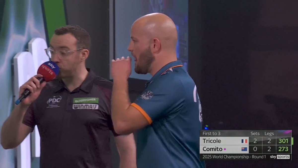COMITO TAKES THE SET! Joe Comito wins the third set to halve the deficit against Thibault Tricole! 📺 #WCDarts | R1