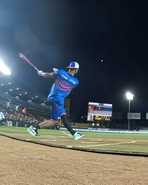 Metal bat home run derby in Puerto Rico 🤩