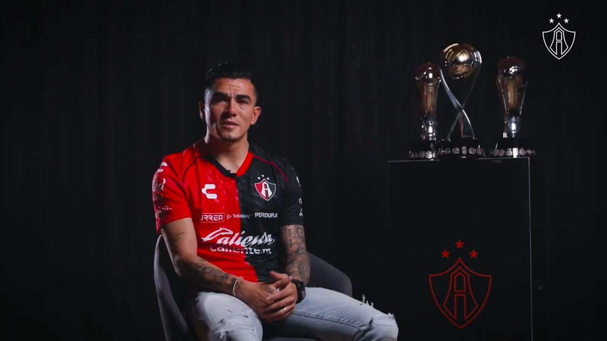 Una vida, una carrera y un legado que estarรกn ligados siempre a estos colores. ๐ดโซ๏ธ Acadรฉmico ejemplar que cumpliรณ su sueรฑo de debutar, ser campeรณn y dejar historia con el Rojinegro ๐ฆ No nos queda mรกs que decir #Grac14sHueso ๐ฆดโค๏ธ๐ค Luis Reyes ๐ฆด