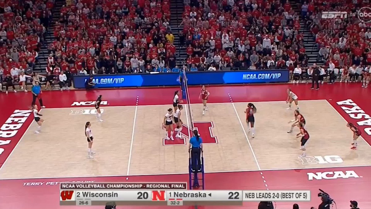The DIG, the BLOCK ‼️ #NCAAWVB x 🎥 ABC / Nebraska Volleyball