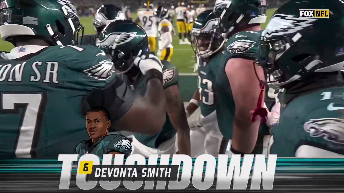 Quick pass from Jalen Hurts, smooth finish by DeVonta Smith. 📺: FOX