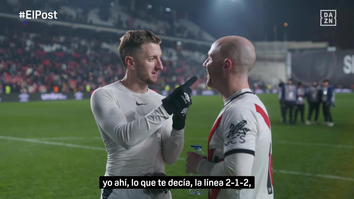 🗣️ “Ahora me graban dándote consejos. Lo que te decía: la línea 2-1-2 y el Vini, yo lo tenía...” 🔊 “Pero ponla, el Vini no te pilla, h***” La conversación entre Isi y Balliu tras el Rayo Vallecano vs Real Madrid #ElPost