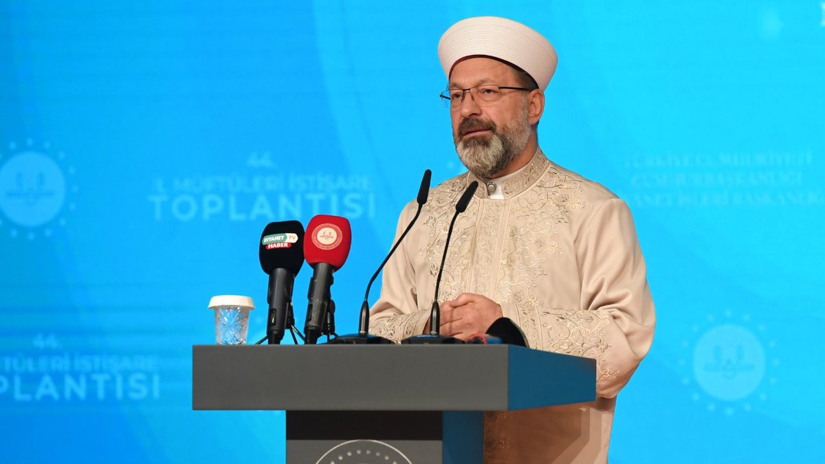 4-6 yaş, 7-10 yaş grubu Kur’an kurslarımız, Kur’an eğitim merkezlerimiz, ihtiyaç odaklı Kur’an kurslarımızda her yıl, çocuk, genç ve yetişkin toplamda 1 milyonu aşkın kardeşimize yaygın eğitim hizmeti veriyoruz. Yaz Kur’an kurslarımızla bu rakam 5 milyona çıkabiliyor. Bu büyük imkânı en iyi şekilde değerlendirmeye devam edeceğiz.
