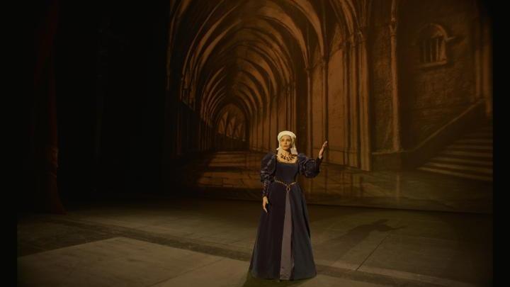 Angelina Jolie delivers a captivating performance as Maria Callas. MARIA, directed by Pablo Larraín, is now on Netflix.