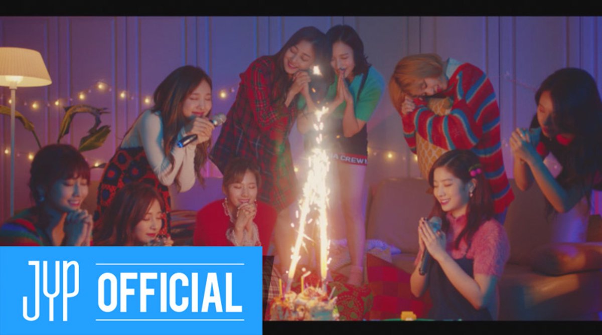 "Merry & Happy" by TWICE’s every December 15th on MelOn Daily Chart 🍈: 2019 — #307 2020 — #262 2021 — #210 2022 — #178 2023 — #162 2024 — #135 🆕🎄