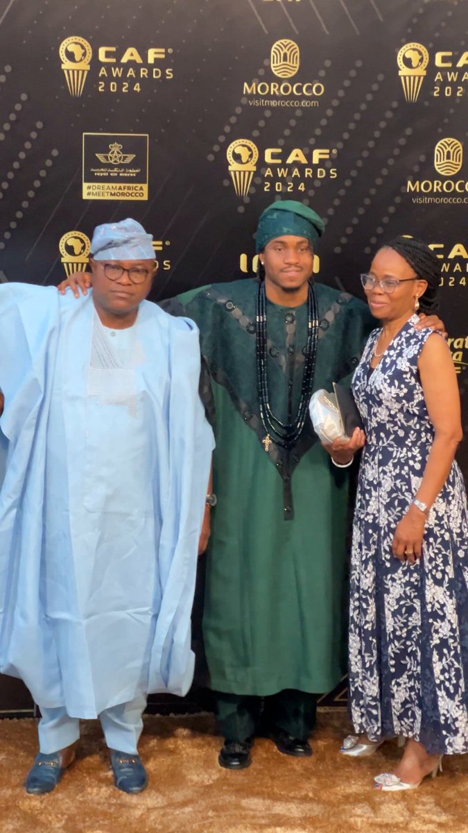 Ademola Lookman pulls up in style at the 2024 CAF Awards ✨🇳🇬 Nominated for Player of the Year 🏆