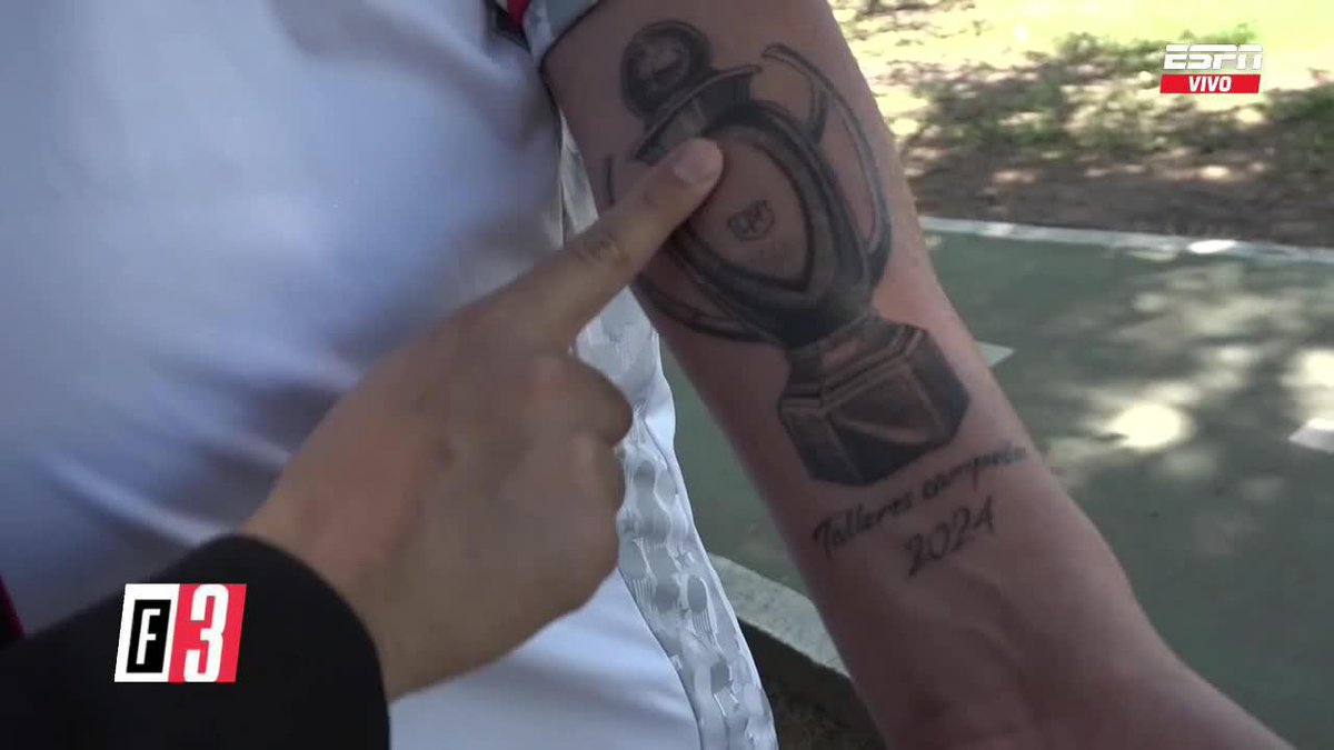 "ES UNA DEMOSTRACIÓN DE FE, DE CREER. SENTÍ QUE LO TENÍA QUE HACER PORQUE ESTOY MUY CONVENCIDO QUE TALLERES VA A SALIR CAMPEÓN" 👀 En #ESPNF3, habló el hincha de la T que se tatuó el trofeo de la #LigaProfesional en la previa de la definición 📺 ESPN Argentina | #DisneyPlus
