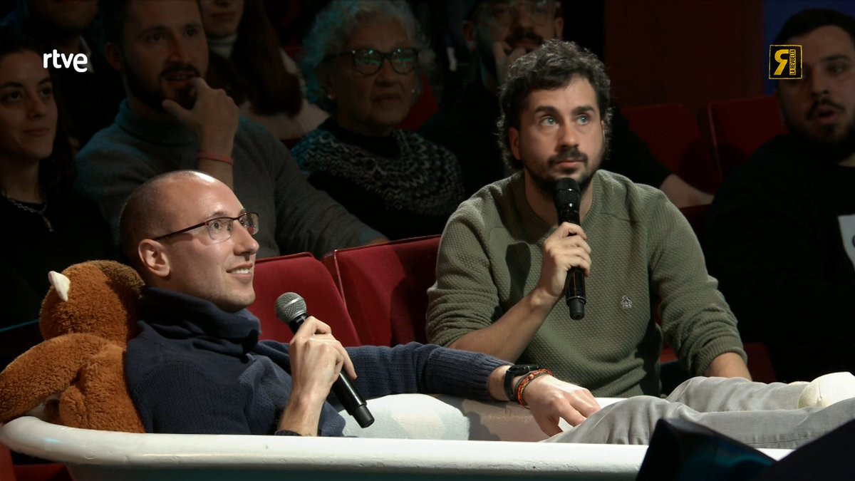 Adrián, te dejo aquí el vídeo para que puedas verlo y acordarte. Vente cuando quieras, lo dejo por escrito también. #LaRevuelta