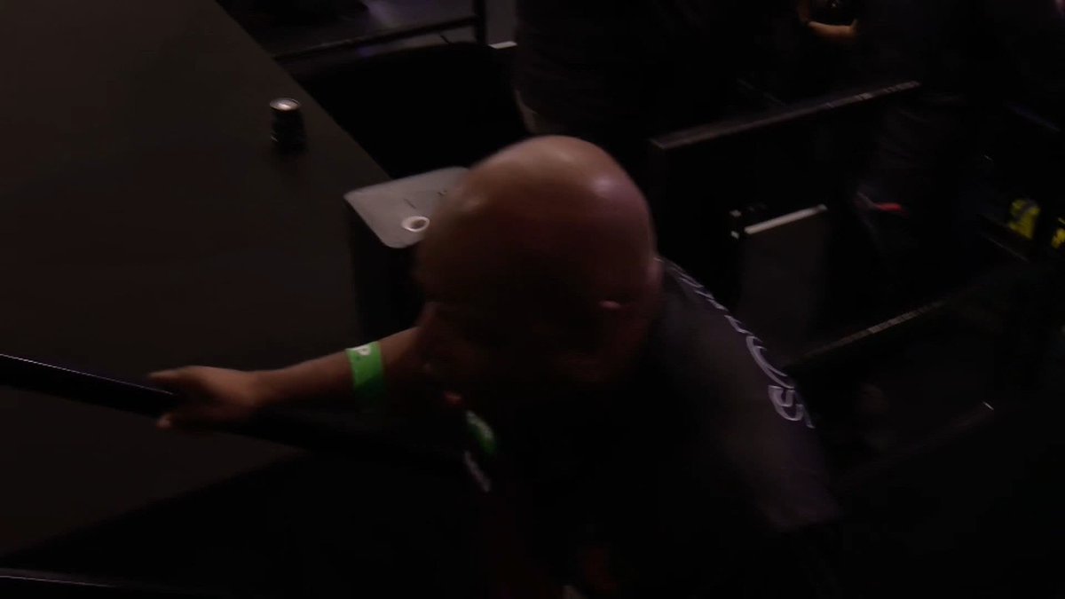 Yer da after the first Buck's Fizz hits on Christmas Day 🕺 #WCDarts