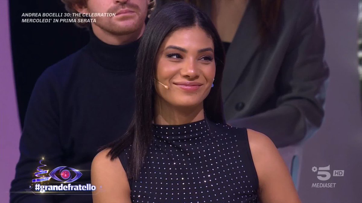 Ad accogliere la nostra Eva non poteva che esserci la sua amica Jessica! 😍 #GrandeFratello