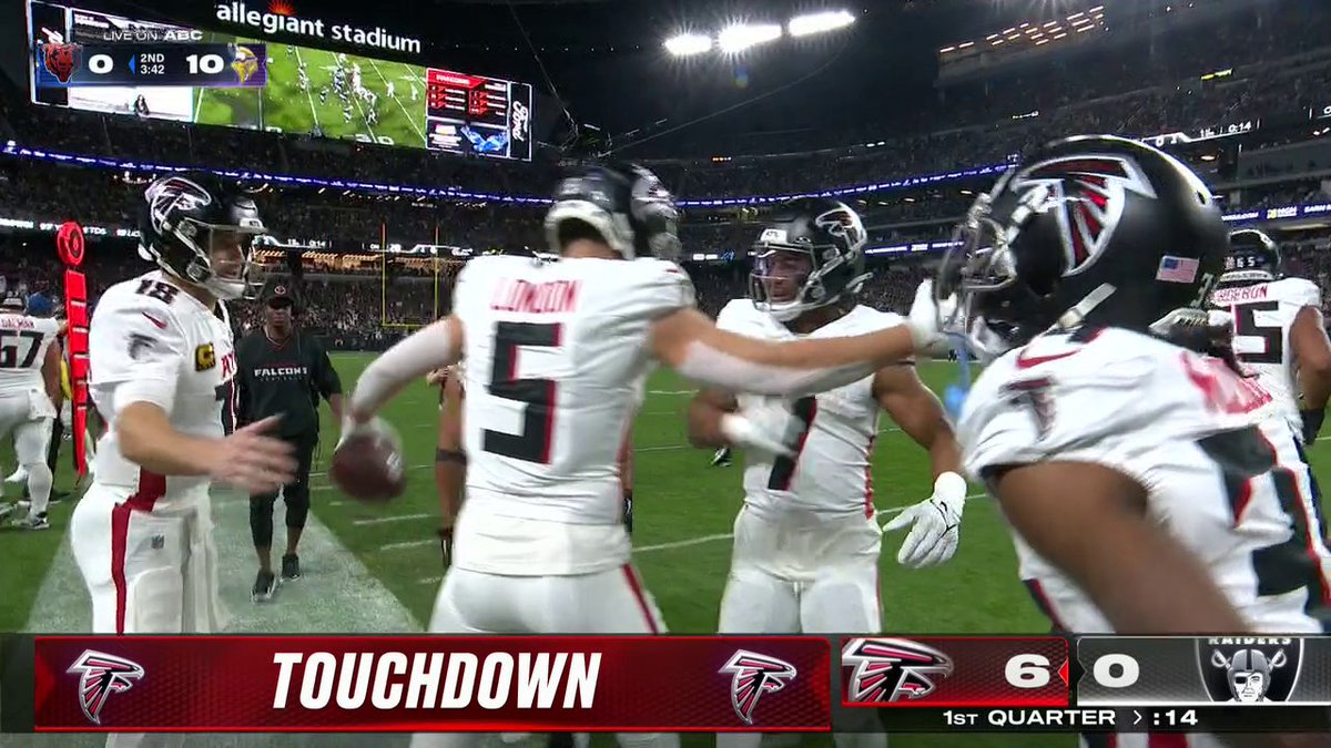 KIRK COUSINS TO DRAKE LONDON FOR A 30-YARD TOUCHDOWN 🔥 It's Cousins' first passing TD since Week 9 😳